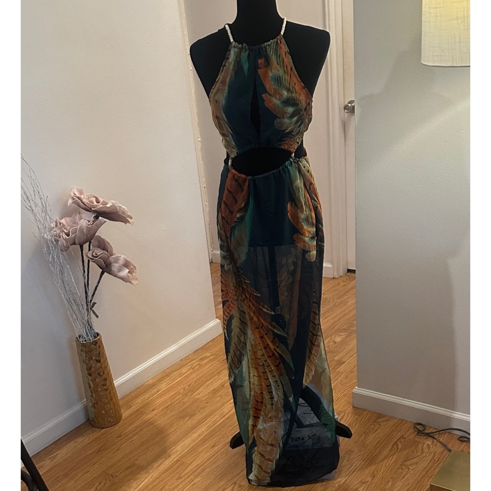 Elegant Tropical Print Maxi Dress